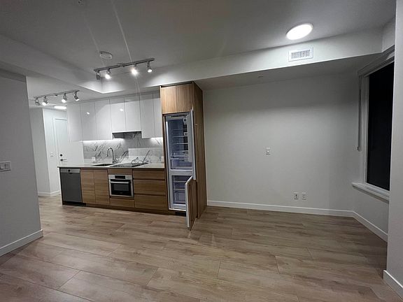 4th image of 10626 City Pkwy #18XX