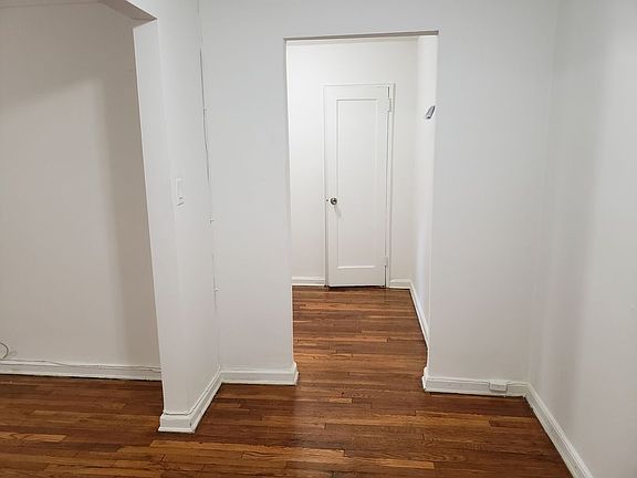 2nd image of 6712 Yellowstone Blvd APT B4