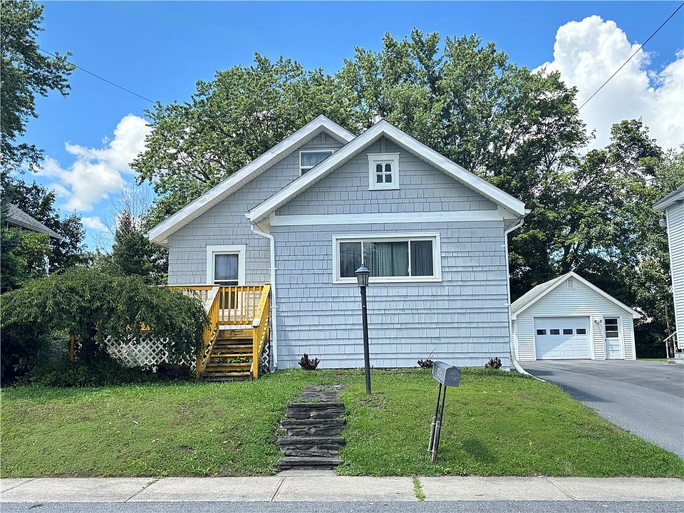 1st image of 10 Pleasant Ave