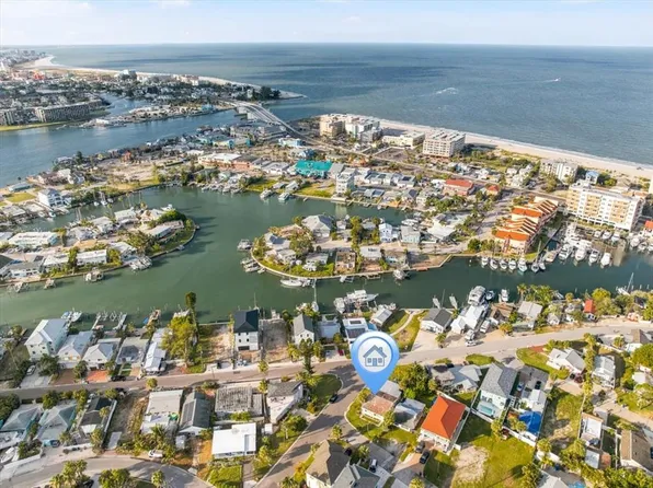 13104 4th St E, Madeira Beach, FL 33708