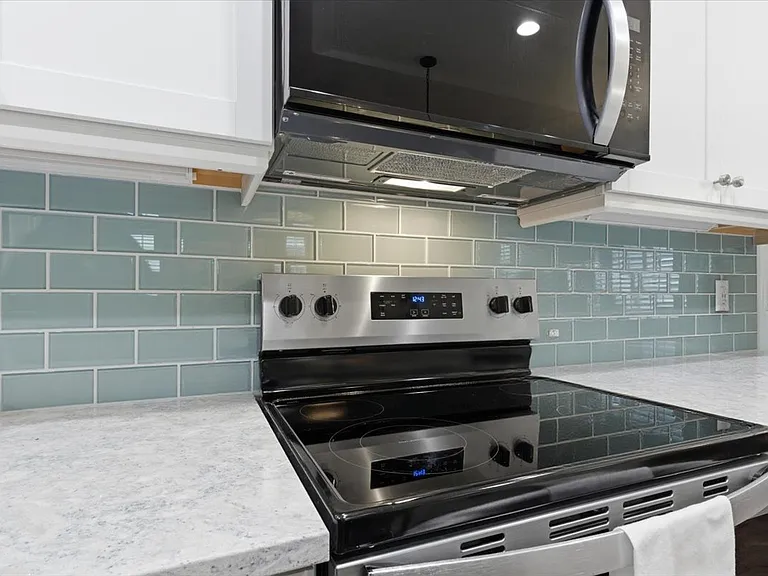 247 Tropics Ave — Photo 23