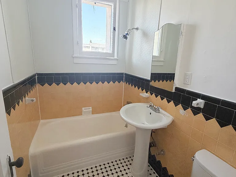 320 S Kingsley Dr #302 — Photo 9