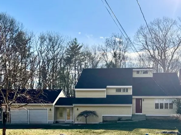 9 Lorraine Cir, Mansfield, CT 06268