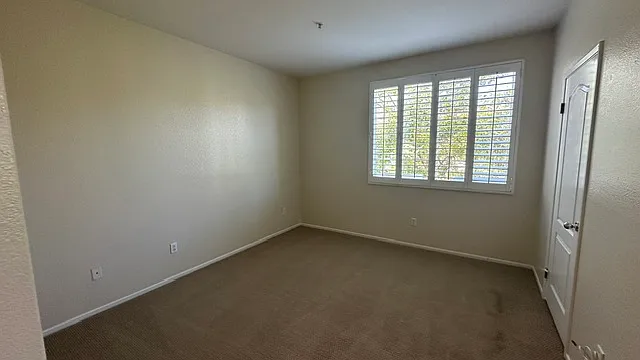 130 Beach Side Ct — Photo 27