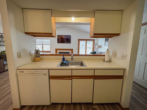 5th image of 209 Monmouth Way #209