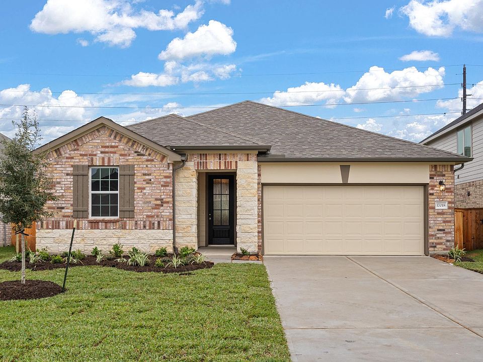Welcome home to 17018 Daylily Dune Way located in the community of Dellrose and zoned to Waller ISD
