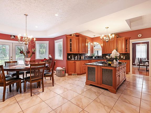 4th image of 1781 Thurber Rd