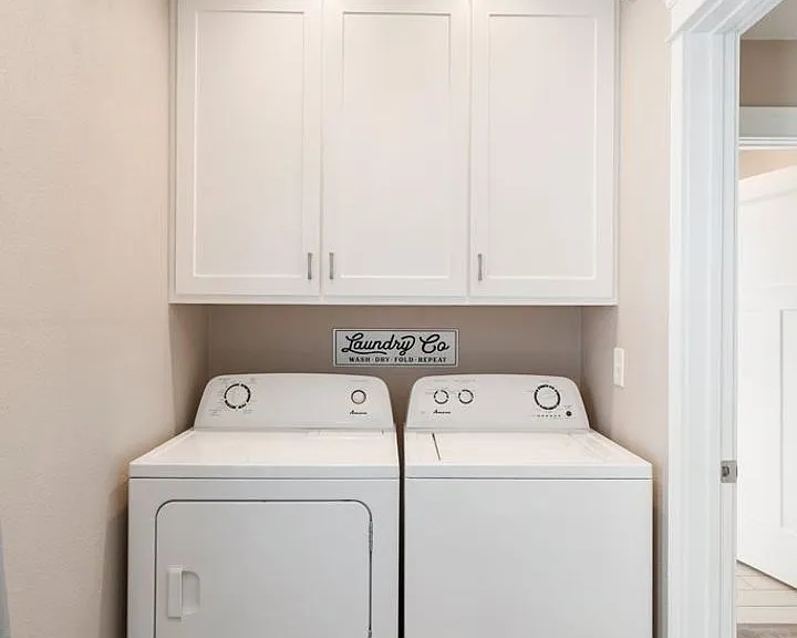 418 E Hawthorne Rd — Photo 4