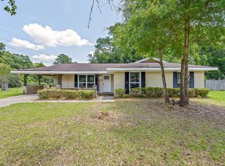 13 Magnolia Dr, Daleville, AL 36322