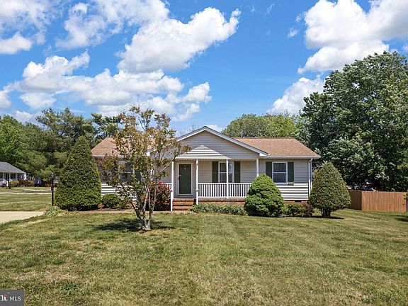 3rd image of 4512 Rebecca Rd