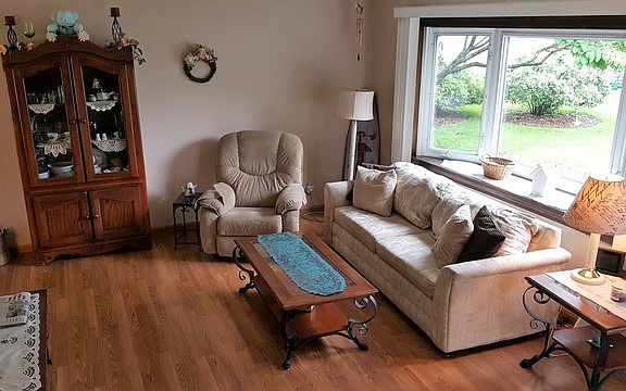 3rd image of 1754 Patricia Ave