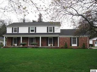 1123 Riverside Dr, Owosso, MI 48867