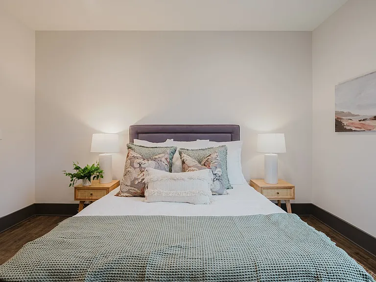 25 Minetta Ln #201 — Photo 21