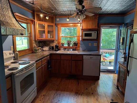 Light-filled kitchen