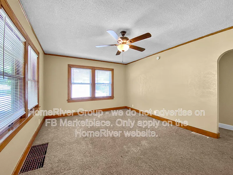 3 bed, 2.0 bath, 1432 sqft, $1,600 — Photo 4