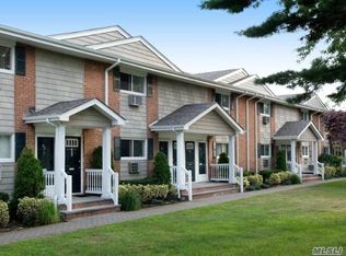 26 Friendly Ct #FC37, Babylon, NY 11702