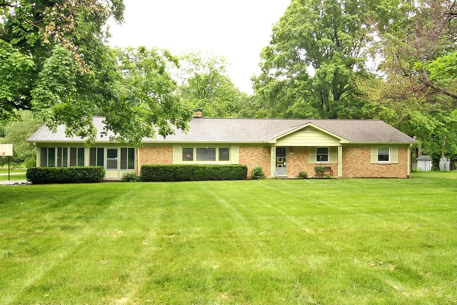 1702 Marian Dr photo 1