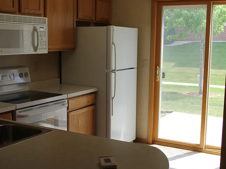 3902 Meadow Brook Ct — Photo 5