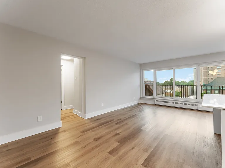 325 Besserer St — Photo 72