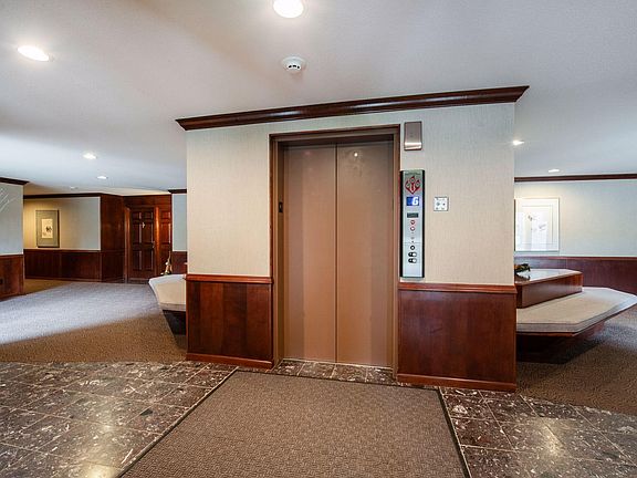 3rd image of 5501 Village Dr APT 203
