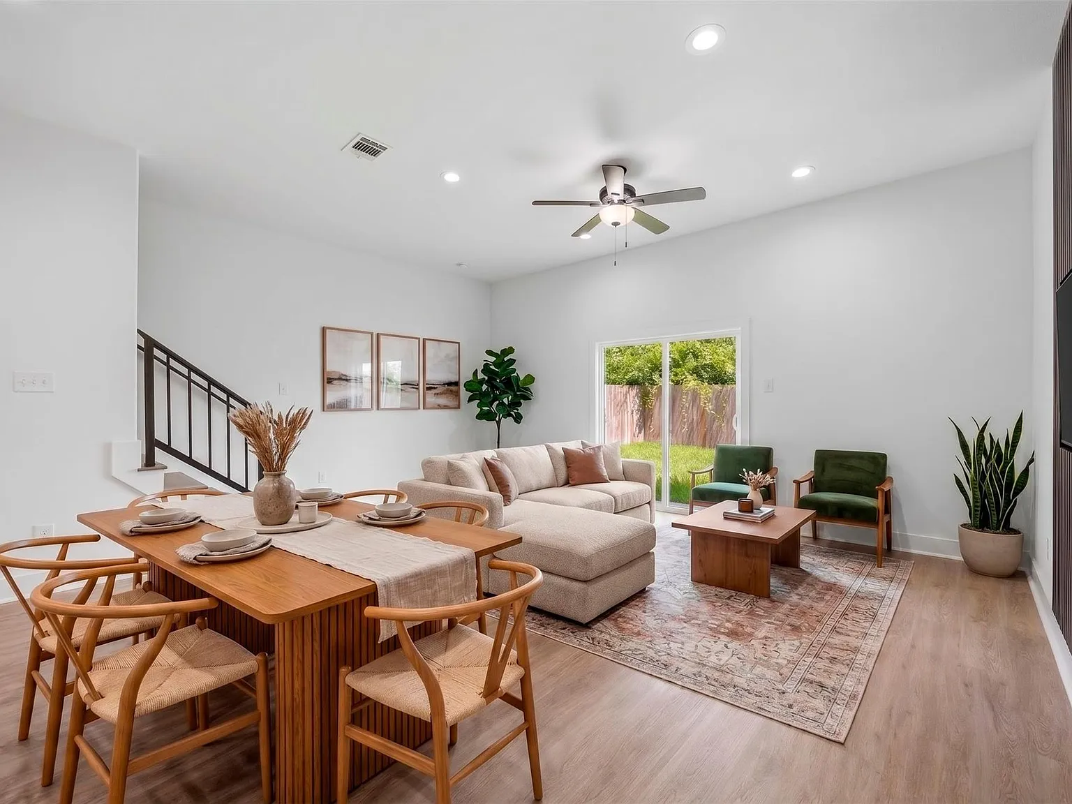 3 bed, 2.5 bath, 1848 sqft, $2,200 — Photo 3