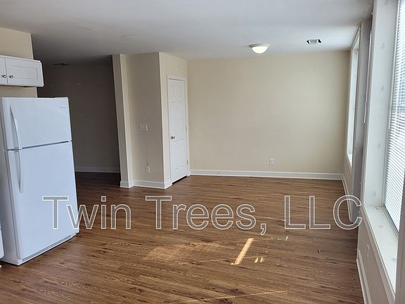2nd image of 5939 King St