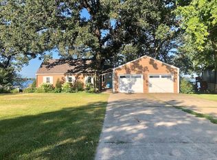 1208 Lakeside Ave, Lake Park, IA 51347