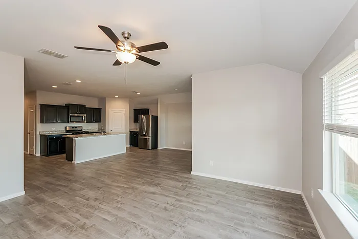 4 bed, 2.0 bath, 1838 sqft, $2,495 — Photo 3