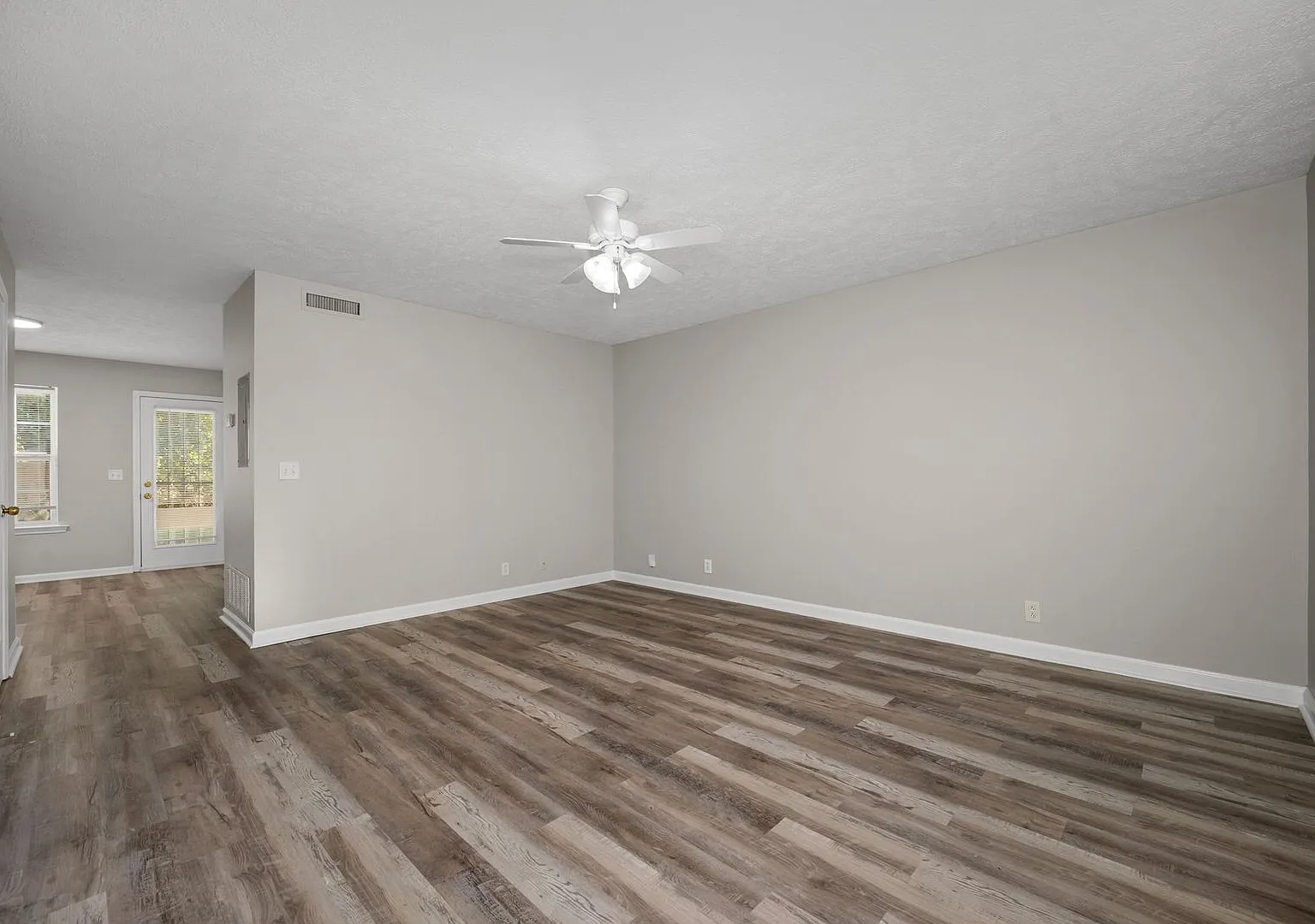Hamlet Square Townhomes Unit 2442A — Photo 4