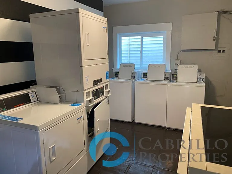Casa Blanca Apartments — Photo 10