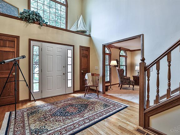 3rd image of 8110 Forest Hills Ct