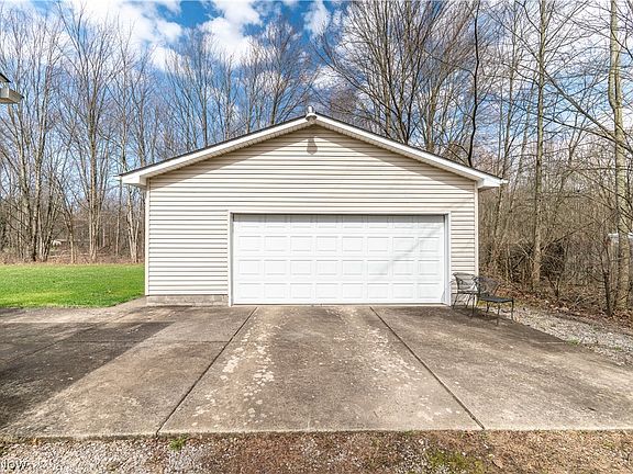 3rd image of 13500 Silica Rd