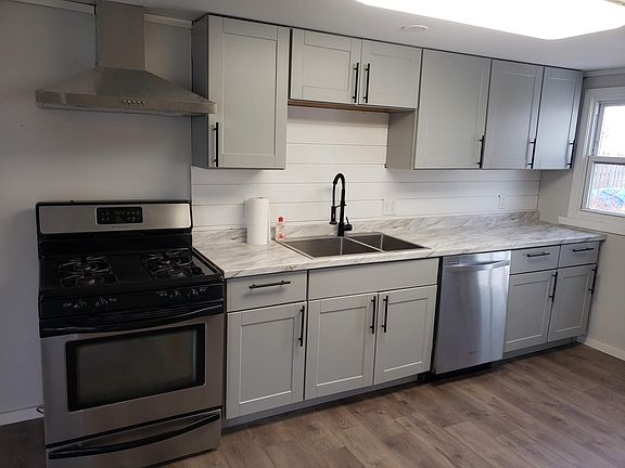 3rd image of 20523 McKishnie Ave