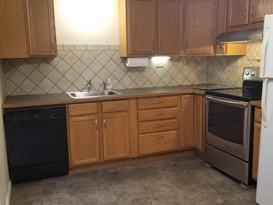 824 Broadway Ave #4