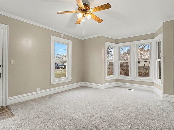 5th image of 210 W Bennett St