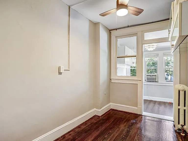 821 Kentucky Ave SE — Photo 23