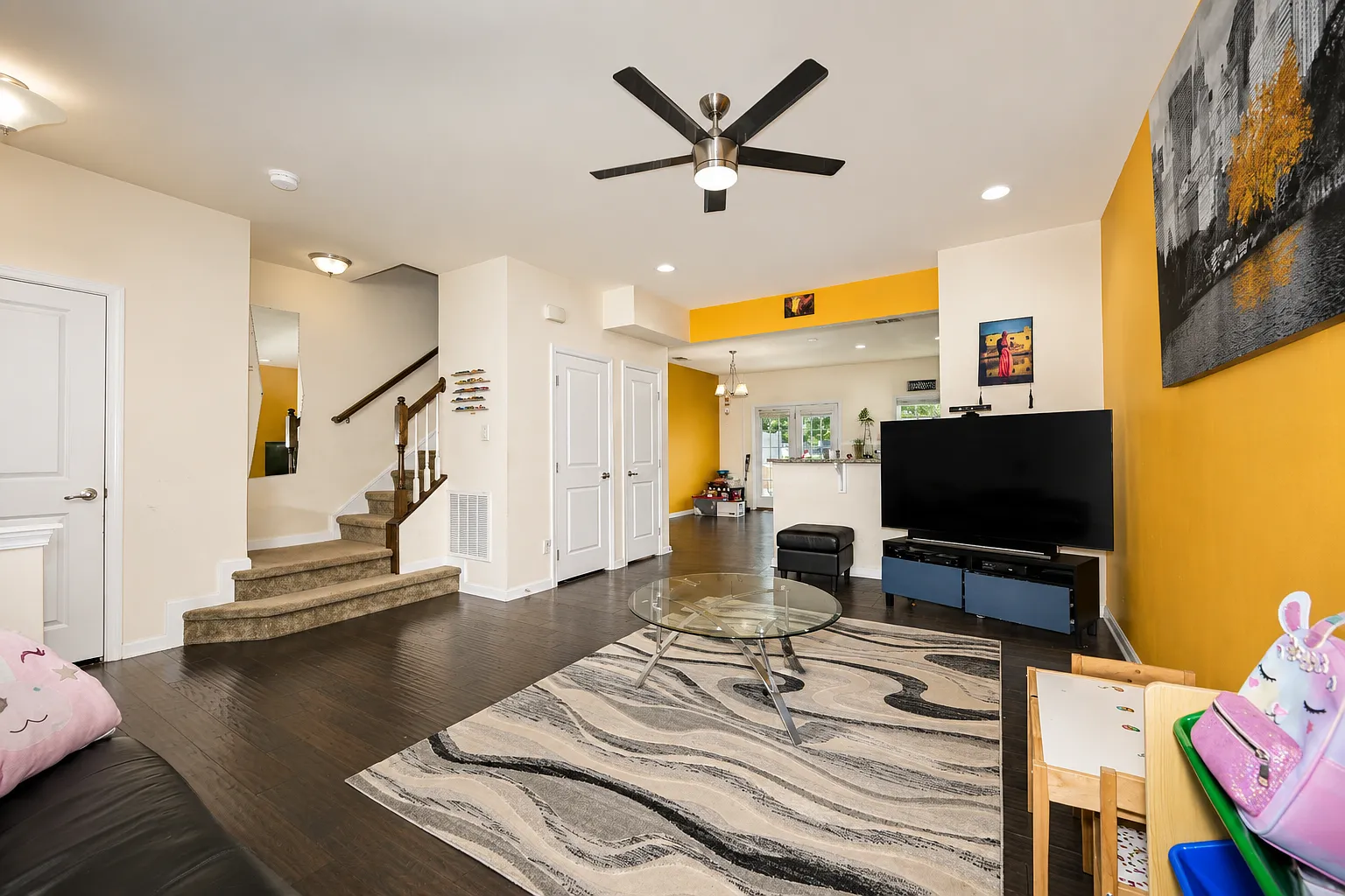 4 bed, 3.5 bath, 1833 sqft, $2,650 — Photo 4