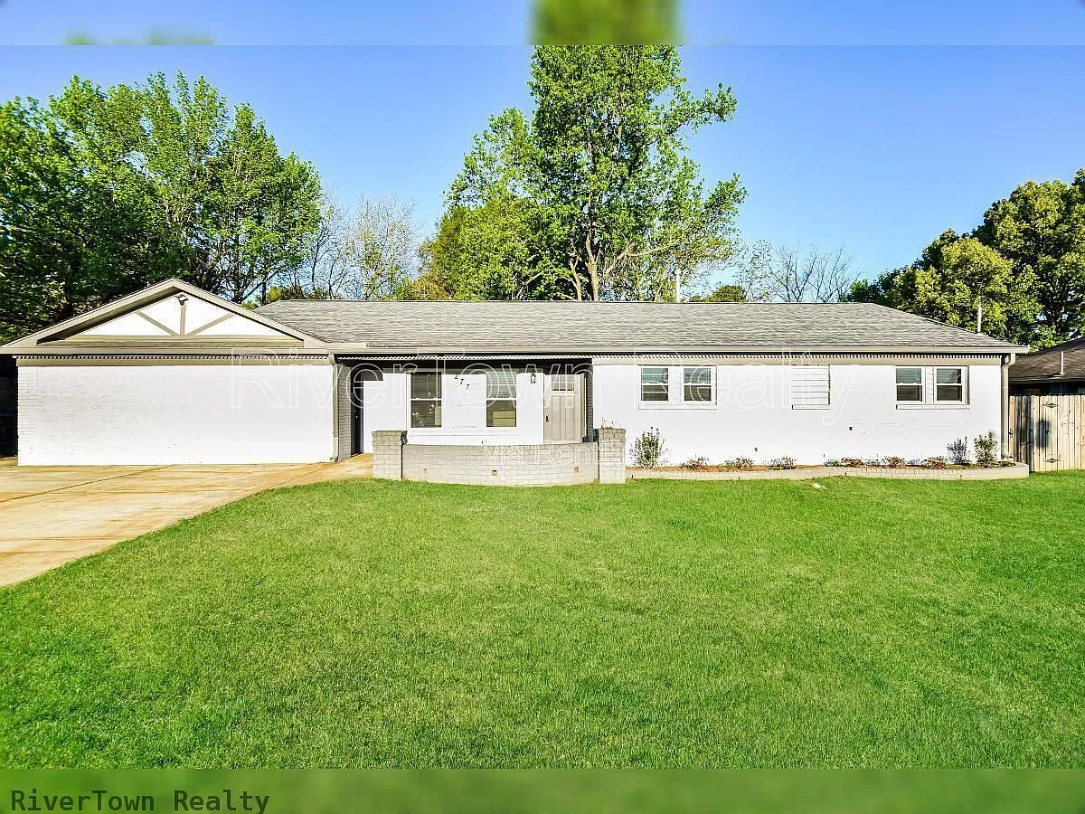 4 bed, 2.0 bath, 2171 sqft, $2,395 — Photo 1