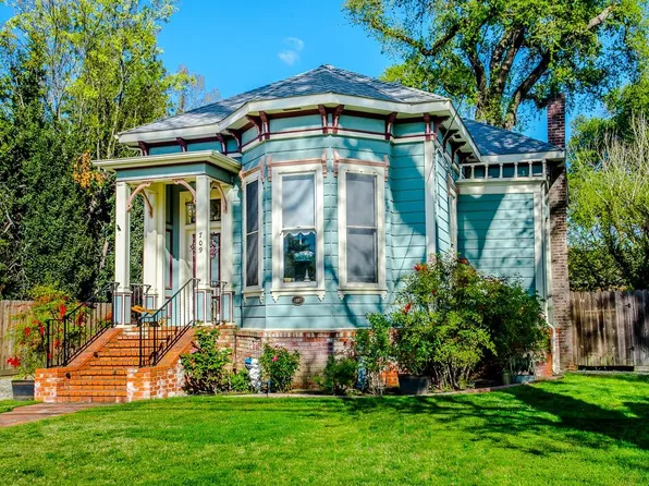 709 1st St, Woodland, CA 95695