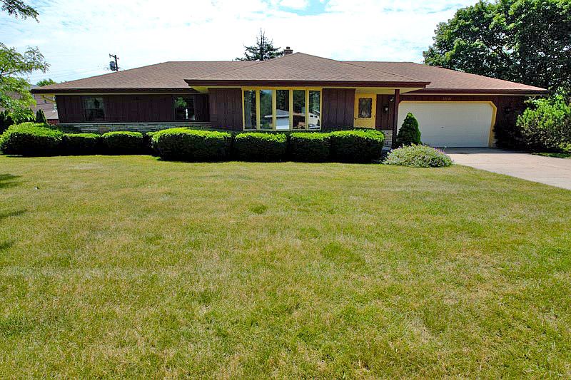 1st image of 15801 W Churchview Dr