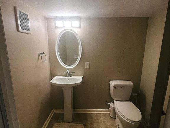 3rd image of 533 Edgeworth St