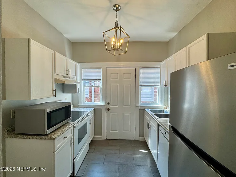 2504 Park St #5 — Photo 4