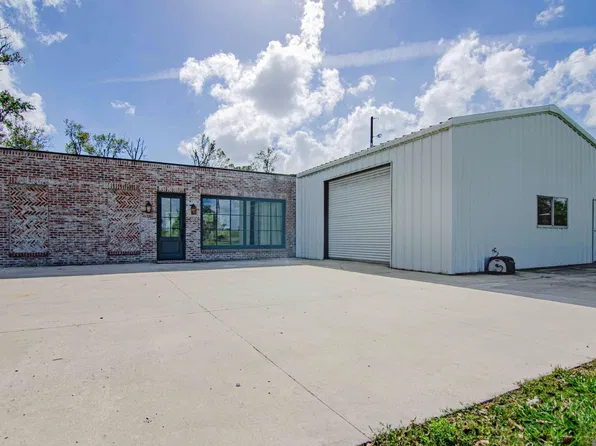 837 River Rd, Sunshine, LA 70780