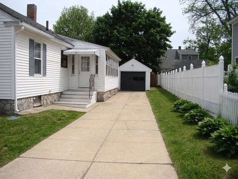 145 McQuesten St — Photo 16