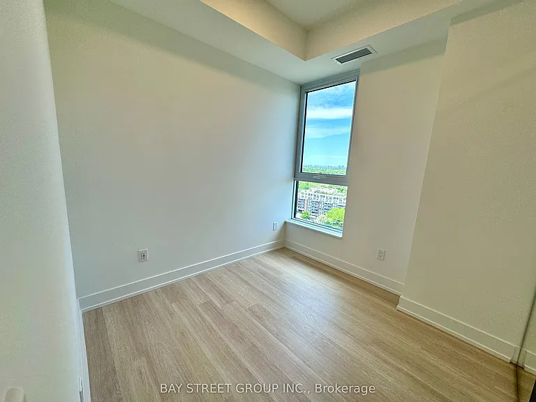 60 Central Park Dr #2013 — Photo 17