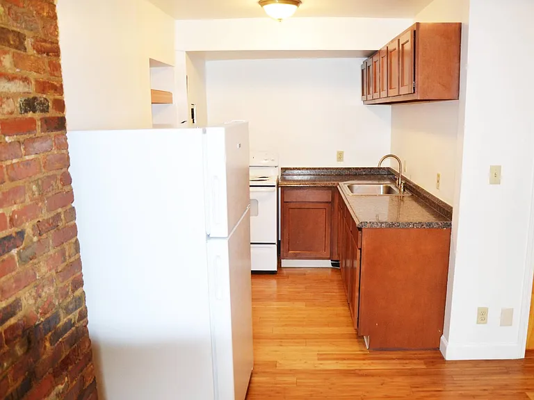 221 Renner St #1 — Photo 14