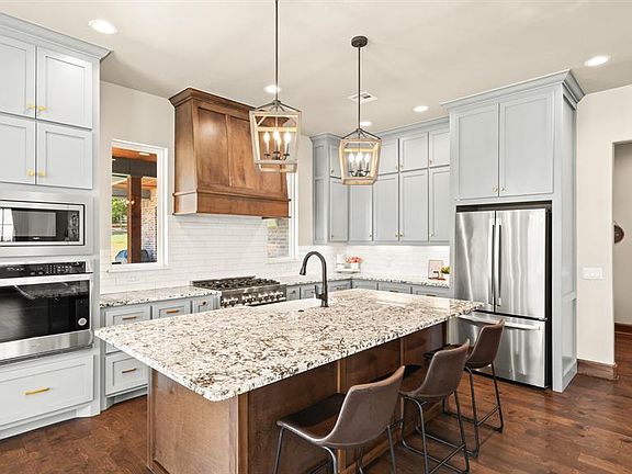 3rd image of 3261 Red Ridge Dr