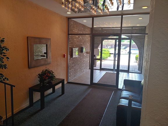 4th image of 2100 Valencia Dr APT 202B