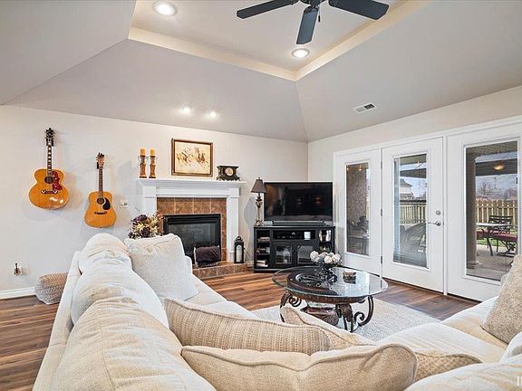 4th image of 1441 N Wheatland Dr