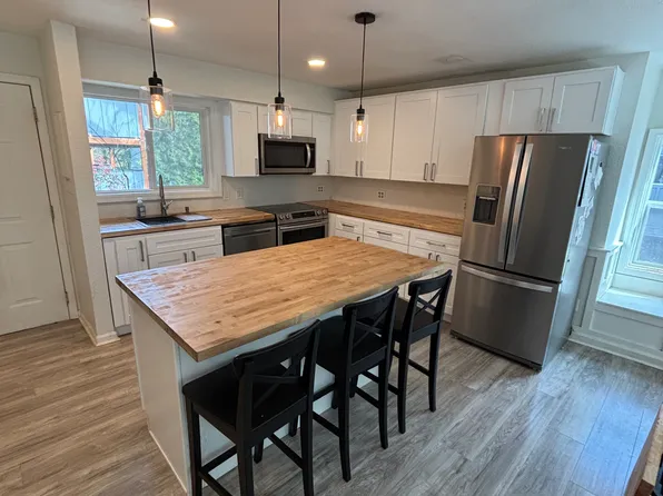 4 Touchstone Dr Unit 128, Lake Oswego, OR 97035